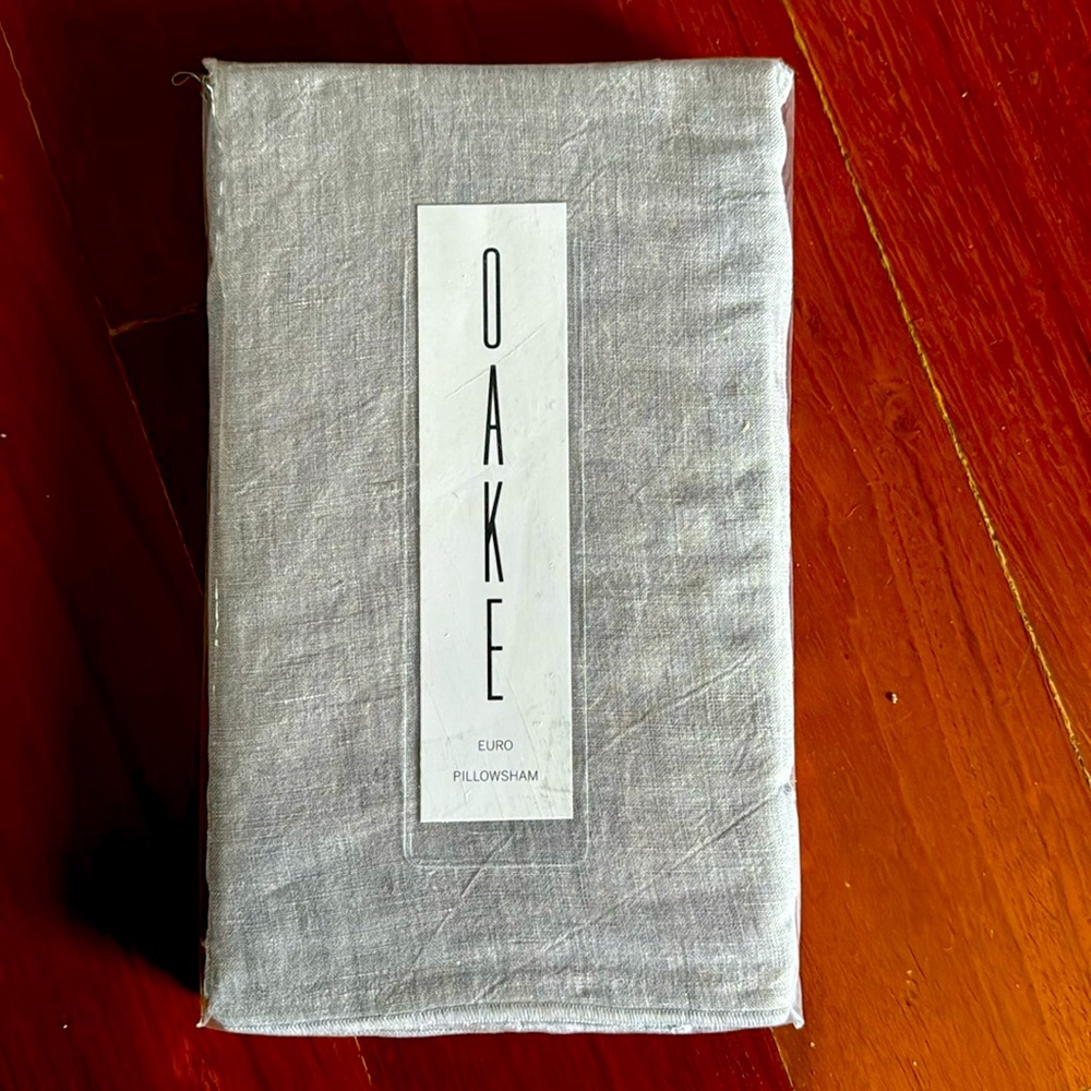 Oake  100% Linen Euro Pillowsham 26” x26” Yarn Die NWT Gray